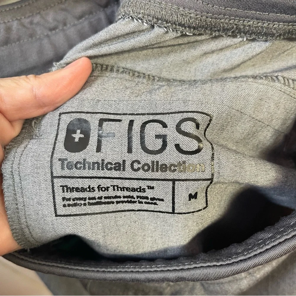 FIGS Technical Scrub Pants‎ Mens Medium Gray Cargo T2001 O16